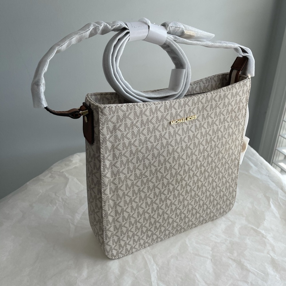 **SOLD**Brand New Michael Kors